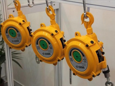 进口品质弹簧平衡器5-9kg自锁式弹簧拉力器塔式汽车平衡器