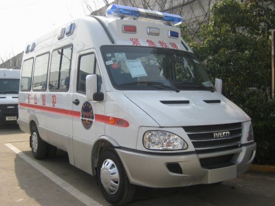 销售依维柯矿山救护车NJ5048XJH5—— 柴油国五